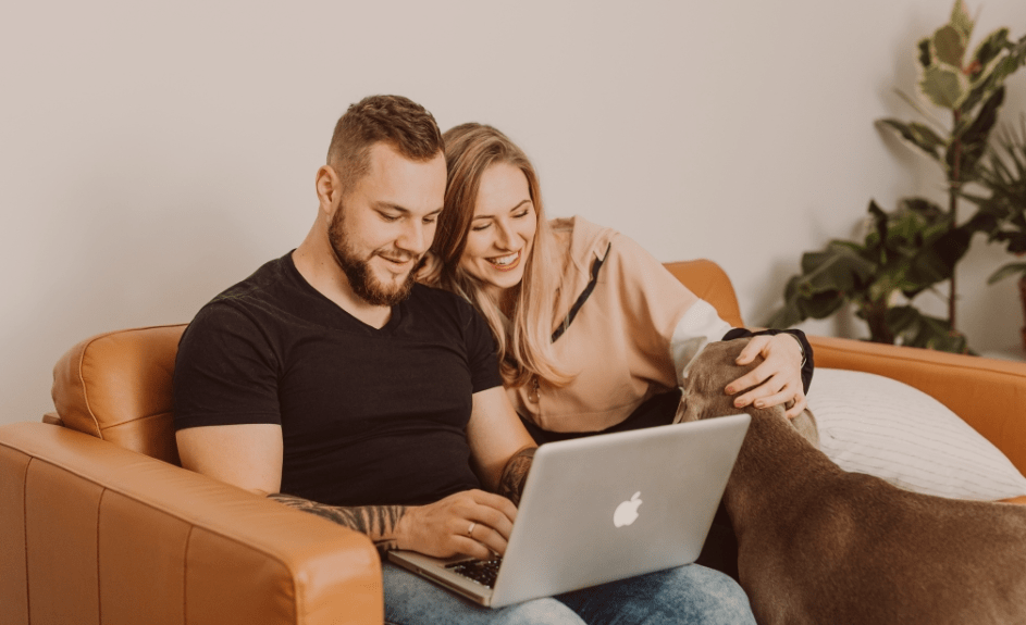 Par i sofa refinansierer gjeld