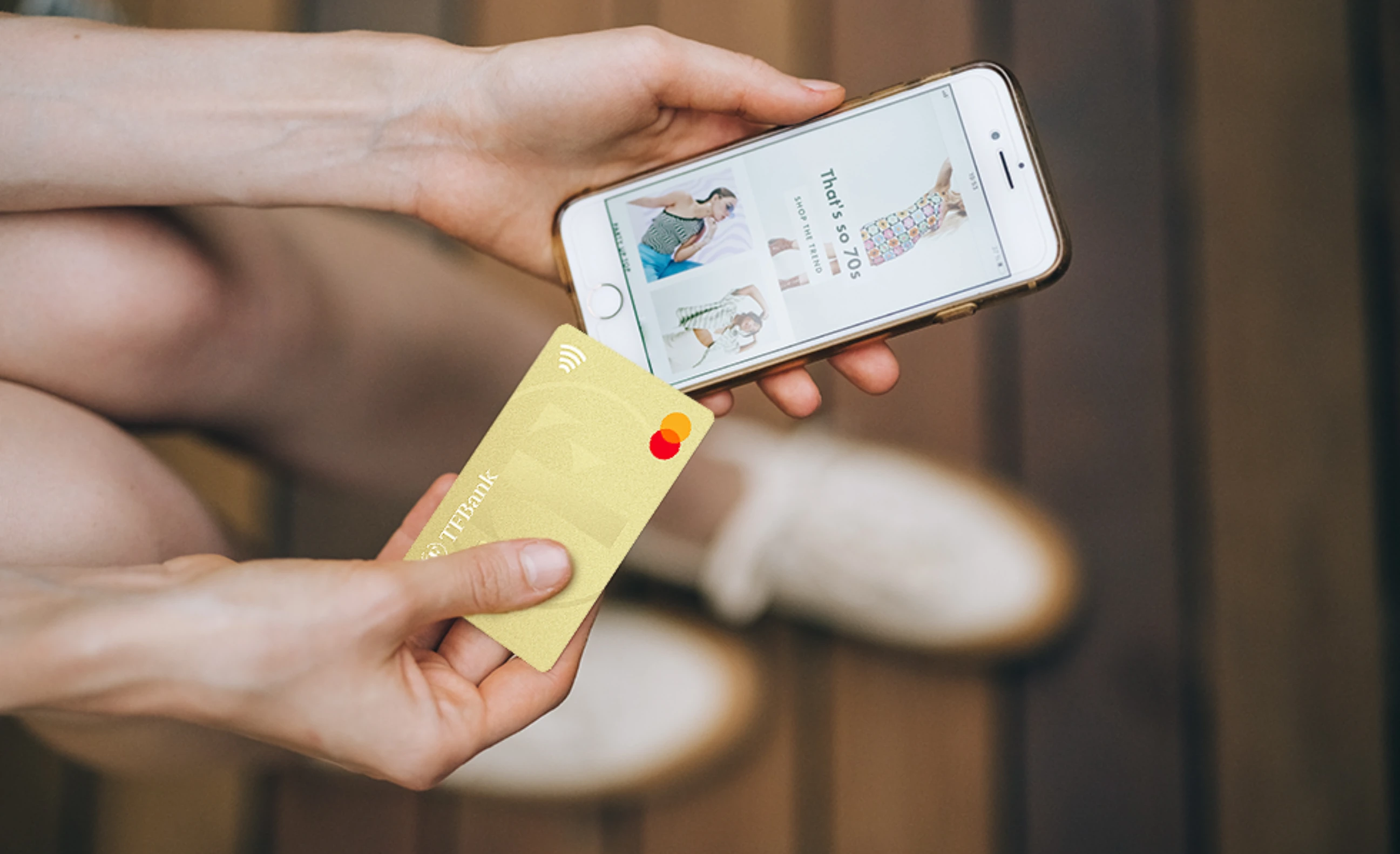 tf bank mastercard og zalando-nettside på mobil
